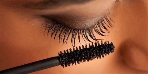 Magid Extension Mascara vs. Traditional Mascara: Which is Better?